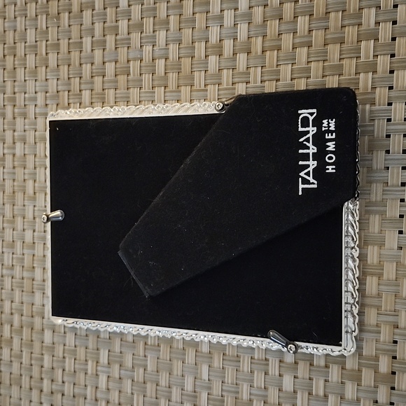 Tahari small picture frame 3×5 - Picture 4 of 4